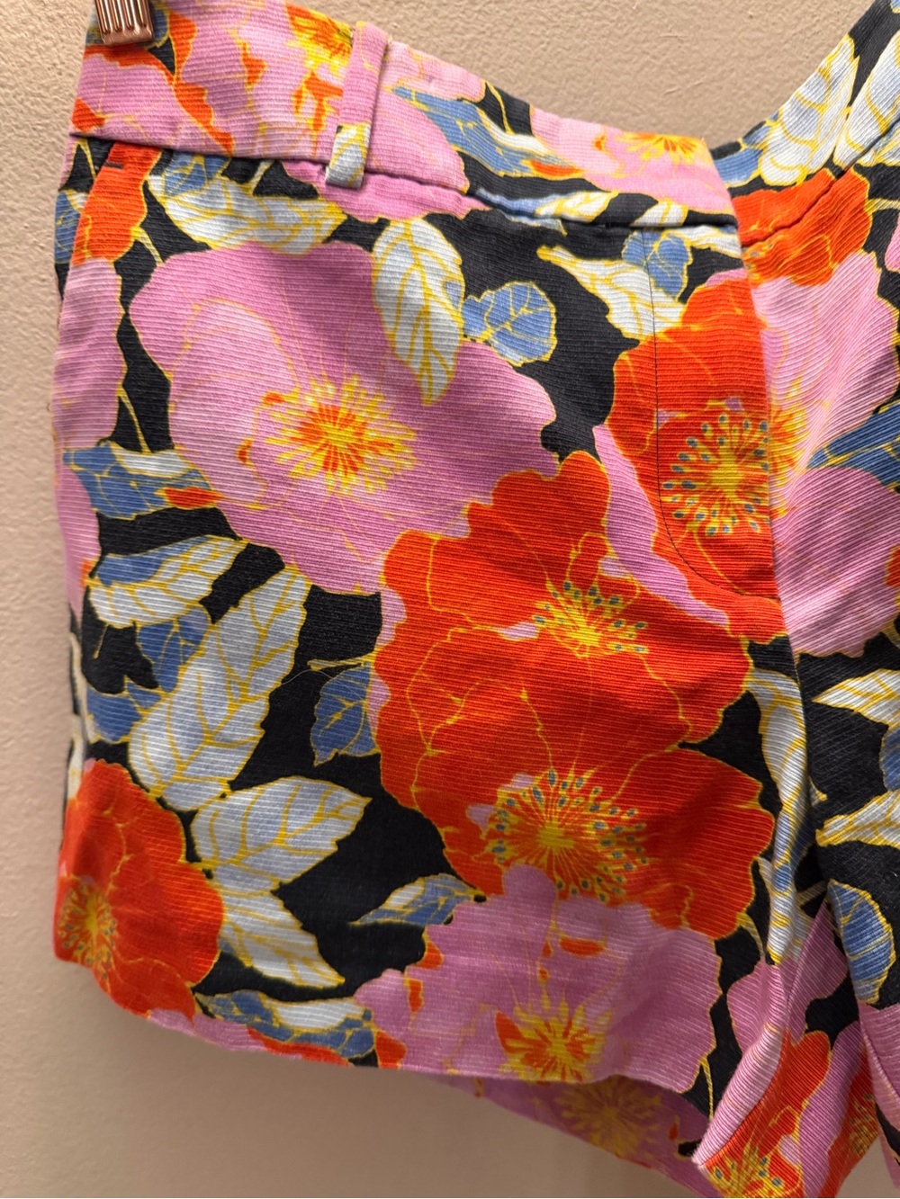 NWT LOFT The Riviera Short 4" Inseam Bold Floral Pink Orange Size 8 - Picture 2 of 5